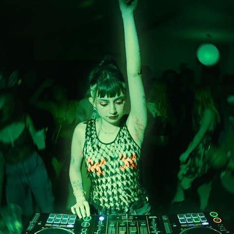 tinzo|Eurodance 90s Party Mix at a New York Basement Party .